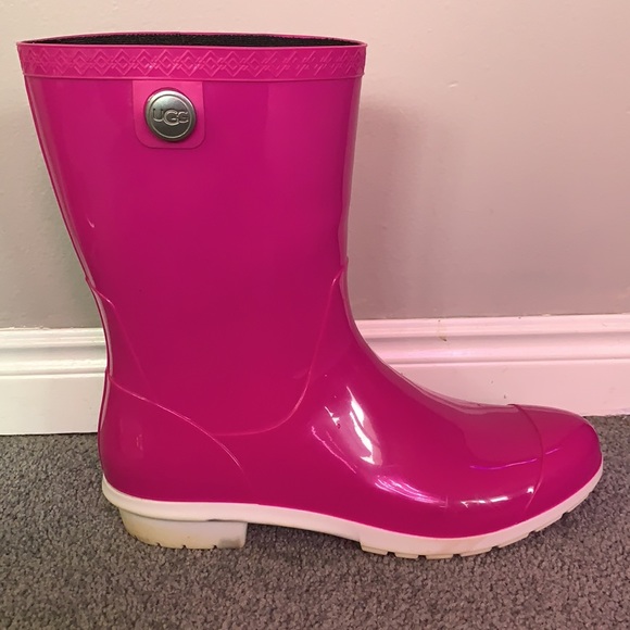 Ugg Sienna Rainboots 12 - Picture 6 of 10